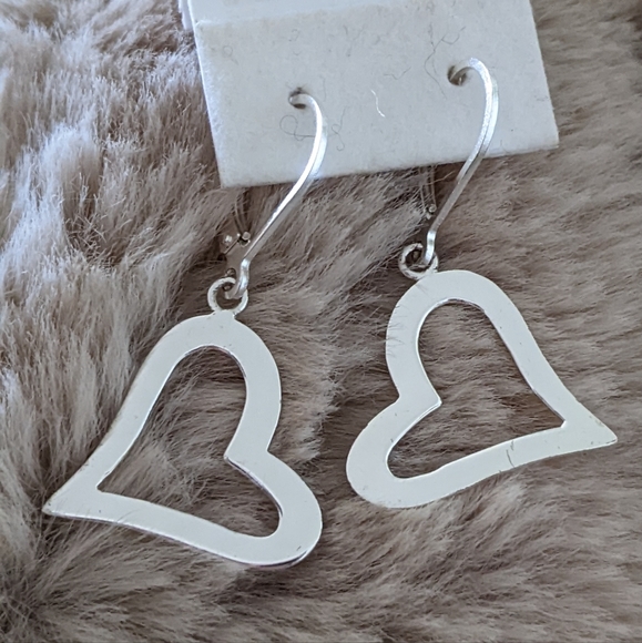 Pair of 925 Sterling Silver Dangle Heart earrings. - Picture 3 of 3
